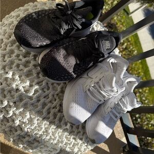 Nike Kids Dual-Tone Black and White Sneakers